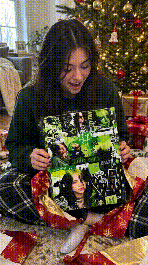 Emma L. Christmas morning unboxing the Green Edition